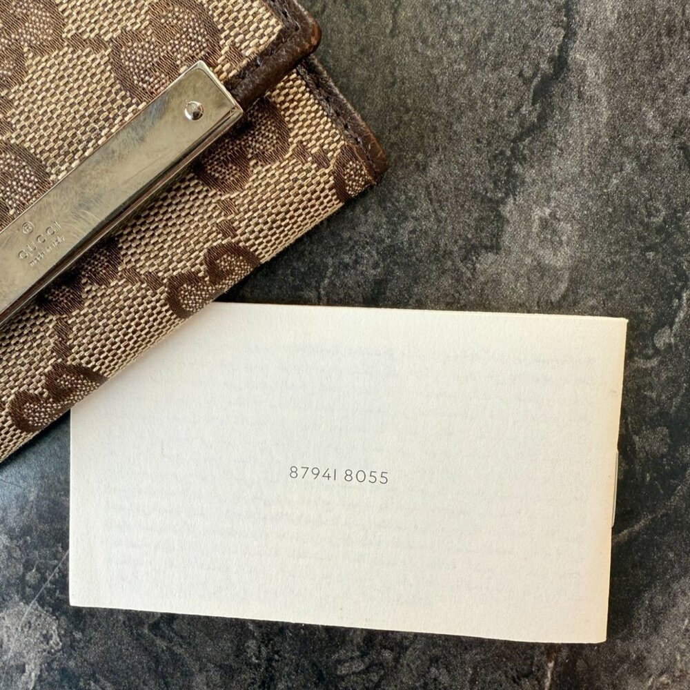 Vintage Gucci GG Canvas and Faux Leather Key Holder Wallet Serial Code Pamphlet - Picture 14 of 17